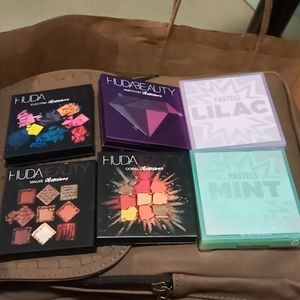Huda beauty mini pallets used but in great conditi